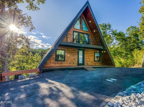 2101 Wingspan Dr, Sevierville, TN 37876