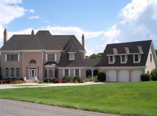 261 Hunt Club Dr, Valparaiso, IN
