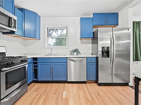 3rd image of 912 Colbern Dr