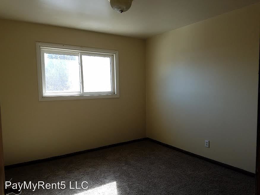 2nd image of 5019 N Hopkins St APT 3