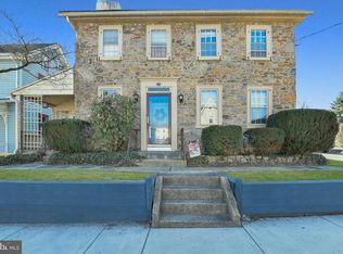 55 E Main St, Elverson, PA 19520