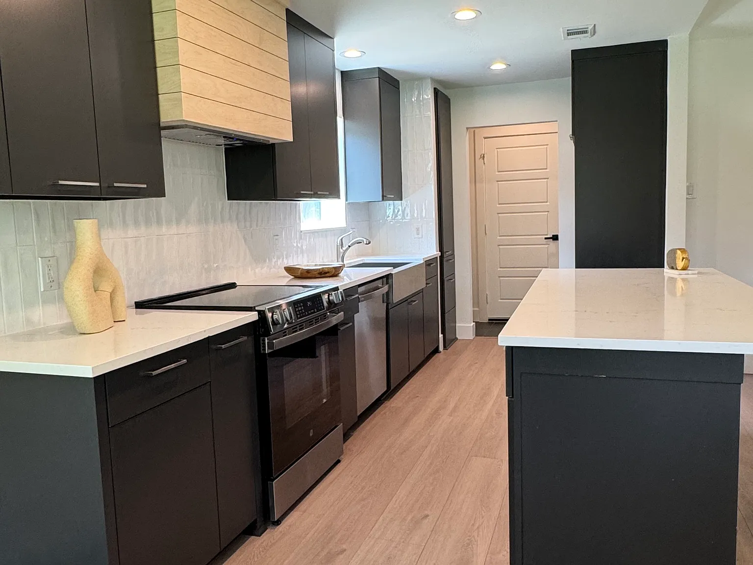 3 bed, 1286 sqft, $2,800 — Photo 2