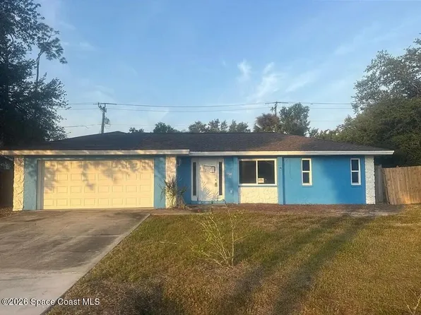 2611 Lakeshore Cir, Pt Charlotte, FL 33952