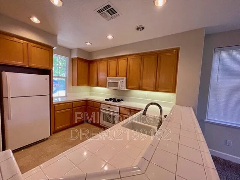 6347 Newhaven Ln — Photo 4