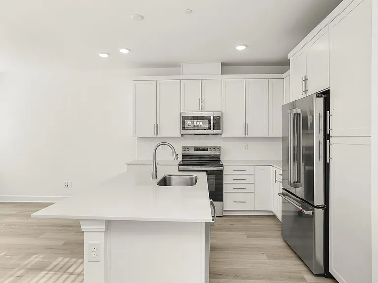 320 Lynwood Station Blvd — Photo 13