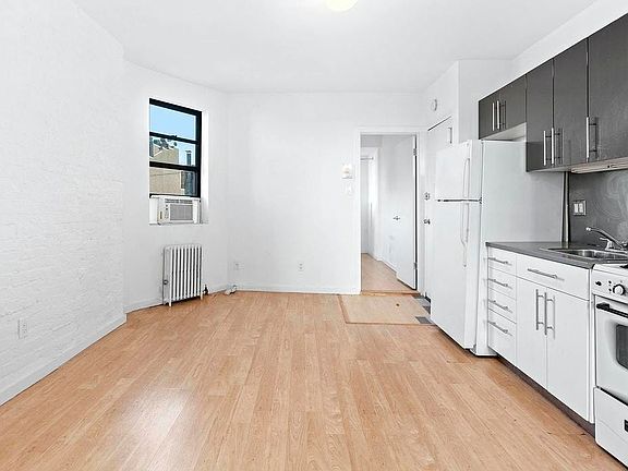5th image of 630 E 9th St APT 18