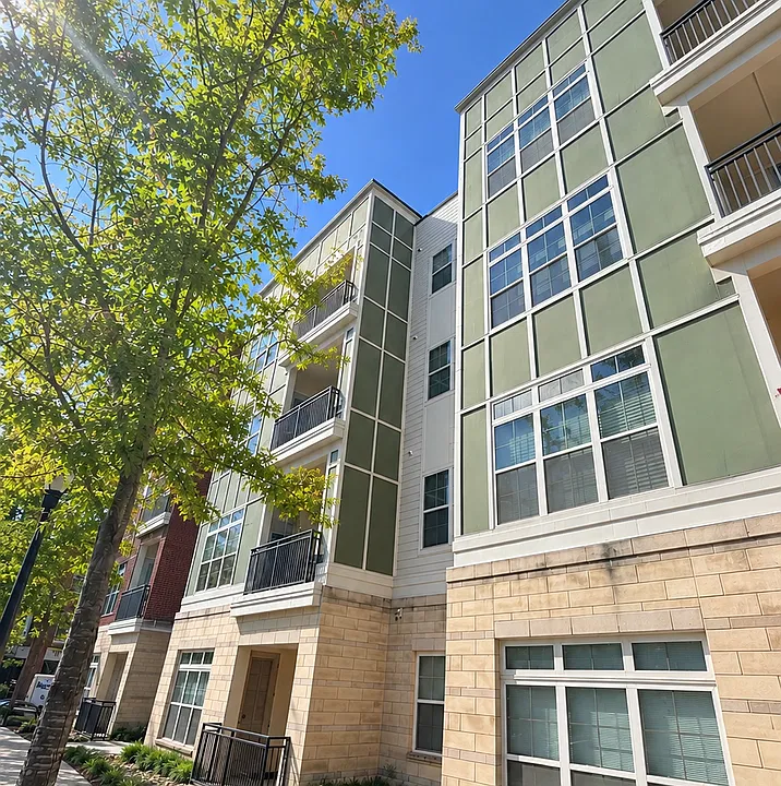 42 Schenck Pkwy #B07
