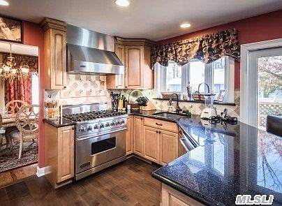 4th image of 10 Stirrup Ln