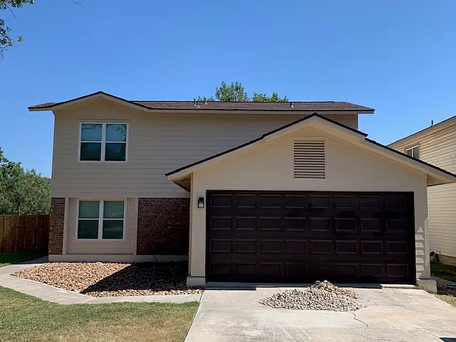 3 bed, 2491 sqft, $2,500 — Photo 4