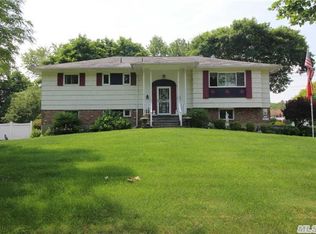 214 Clay Pitts Rd, East Northport, NY 11731
