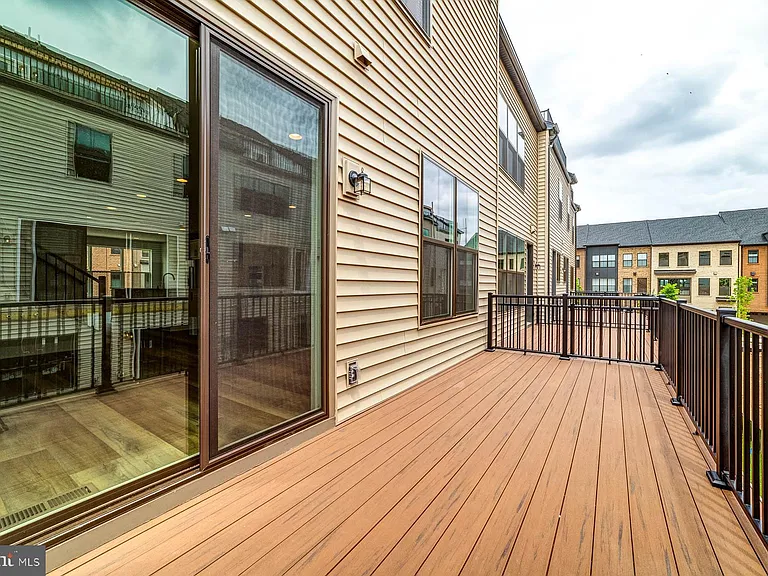 6227 Almerico Pl — Photo 30