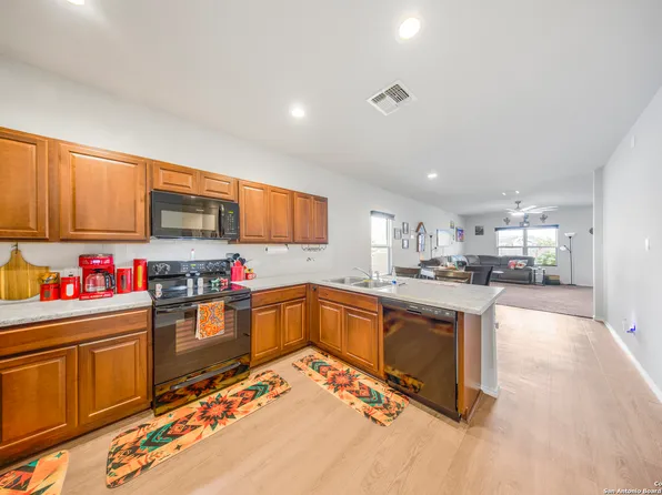 13115 heathers reef, St Hedwig, TX 78152