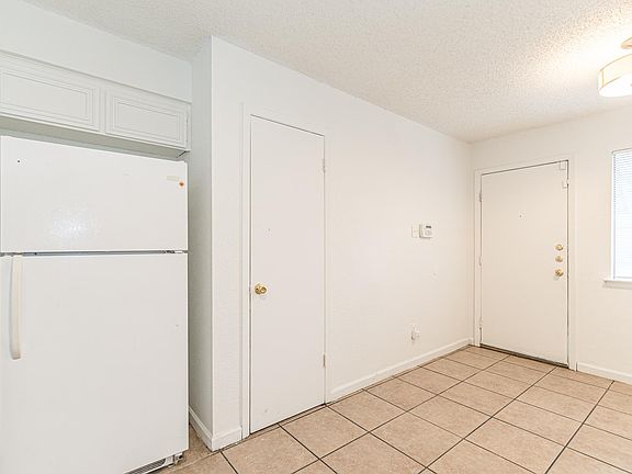 4th image of 311 W William Cannon Dr #B