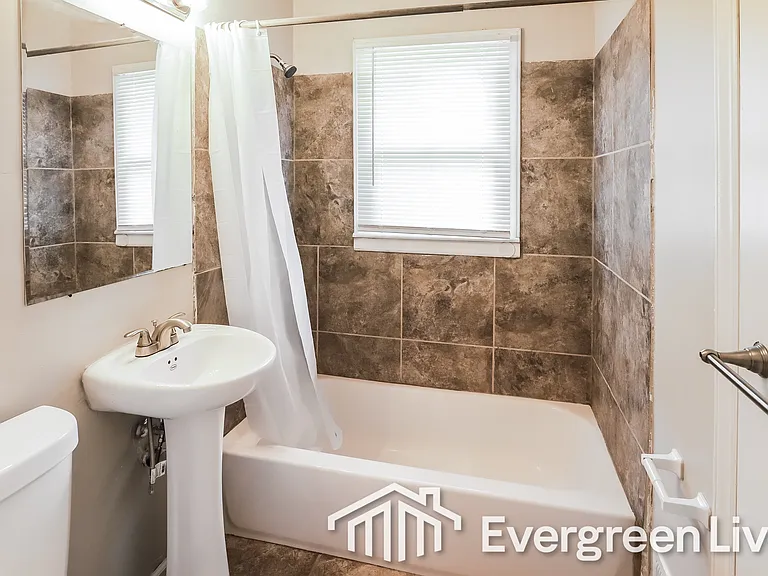 9512 Bennington Ave — Photo 10