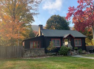 8 Locust Dr, Cold Spring, NY 10516