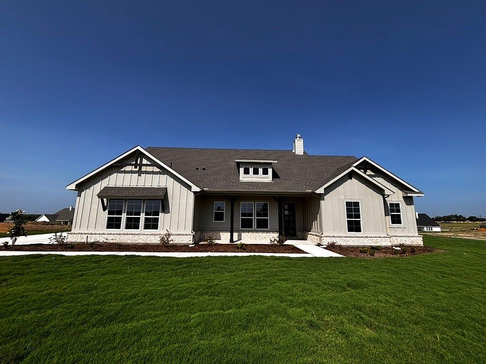 1st image of 152 Hillview Dr