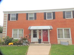 813 McHenry Rd APT B, Wheeling, IL 60090