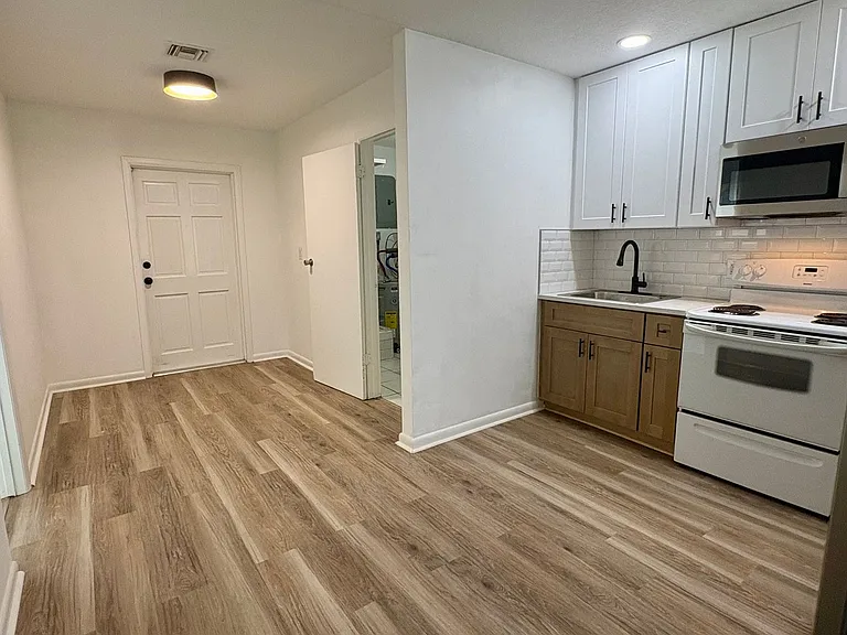 1135 SW Spruce St — Photo 12