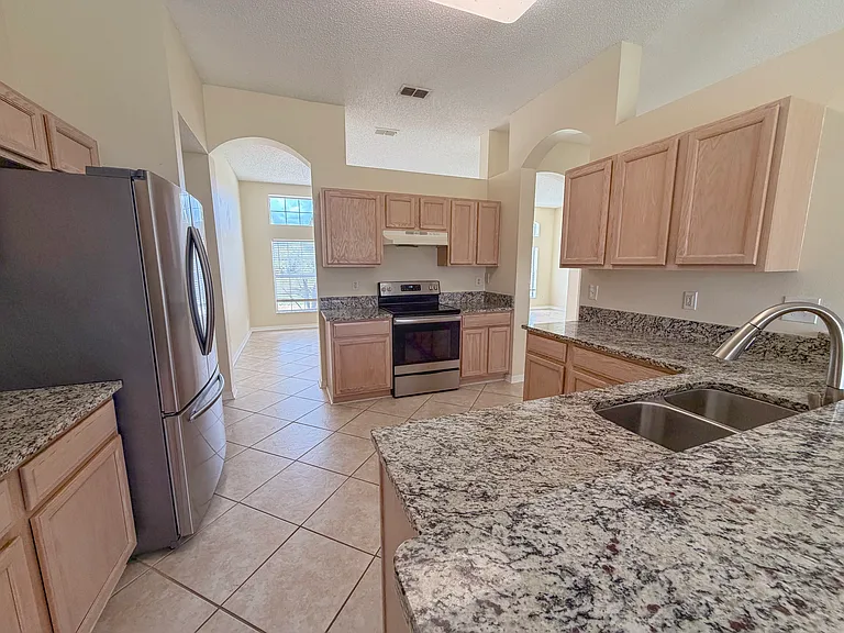 32 Forest Grove Dr — Photo 9