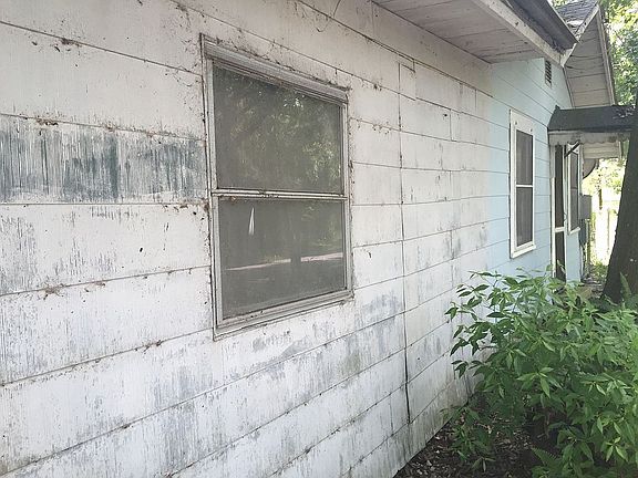 5th image of 7505 New York Dr