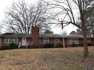 204 Debanne Rd, Mc Leansville, NC 27301