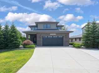 39611 Lakeshore Dr, Harrison Township, MI 48045