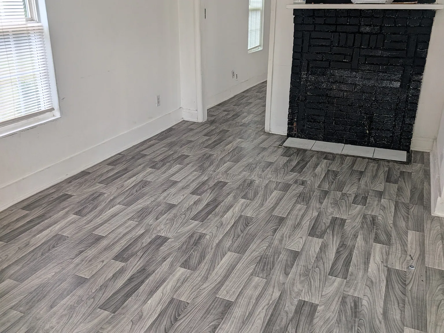 1 bed, 1.5 bath, 758 sqft, $900 — Photo 3