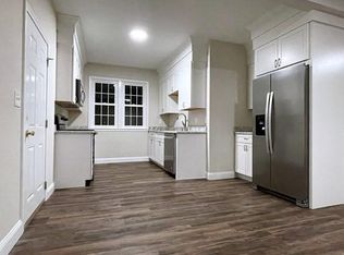 4 Montrose Park APT 1, Walpole, MA 02081