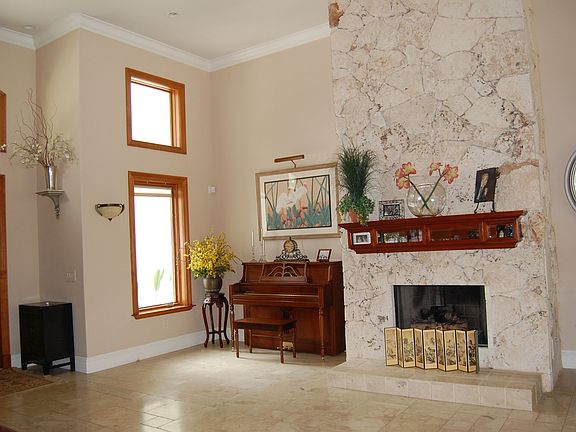 Formal living room/fireplace