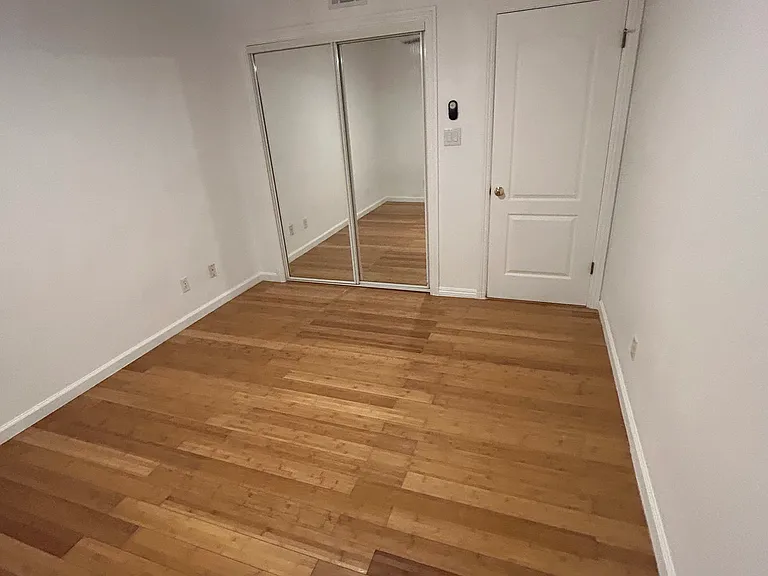 11741 Benfield Ave — Photo 12