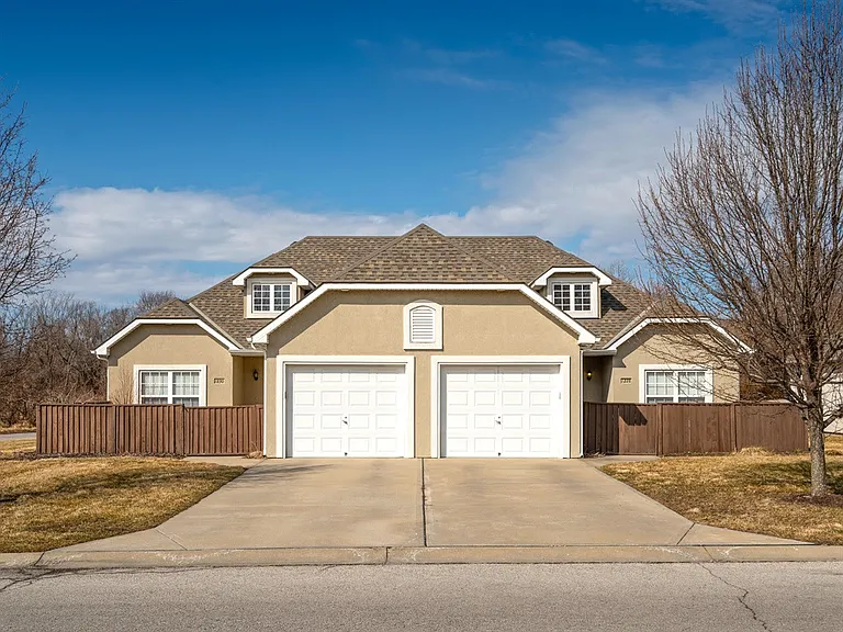 Peregrine Valley Duplexes — Photo 15