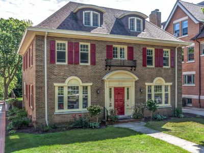 2608 N Lake Dr, Milwaukee, WI, 53211
