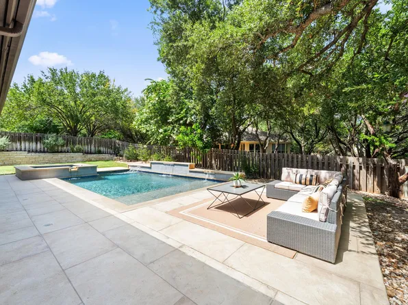 852 Sunfish St, Lakeway, TX 78734