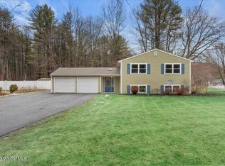 1 Saint Jude Ct, Saratoga Springs, NY 12866