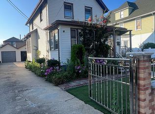 13940 Caney Ln, Rosedale, NY 11422