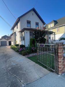 13940 Caney Ln, Jamaica, NY, 11422