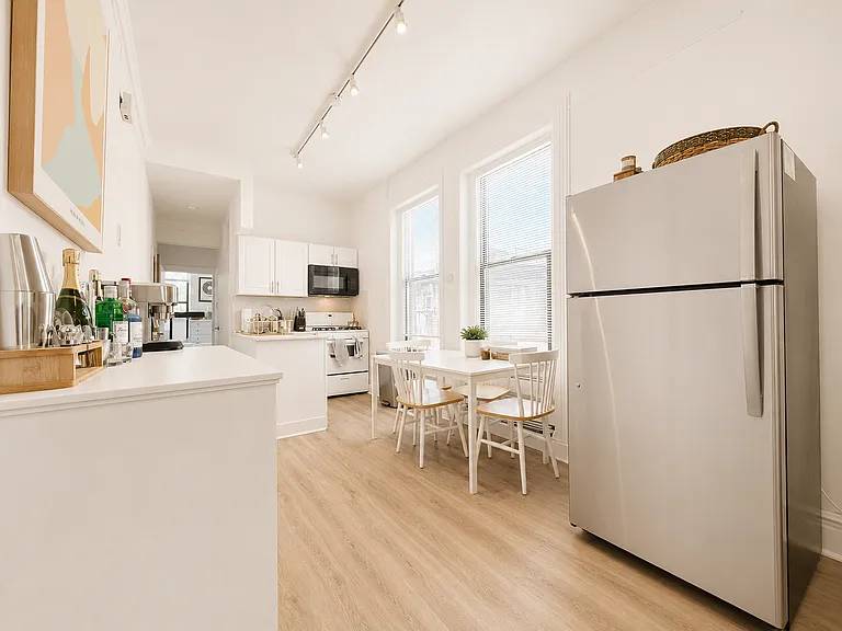 844 Park Ave #6 — Photo 4