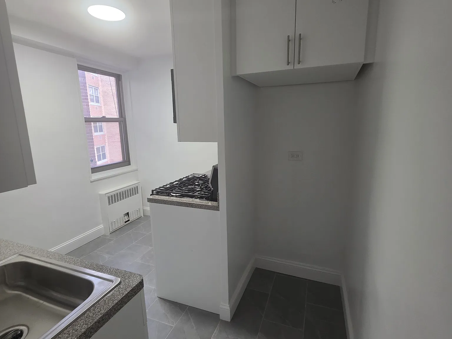 61-20 Grand Central Pkw — Photo 4