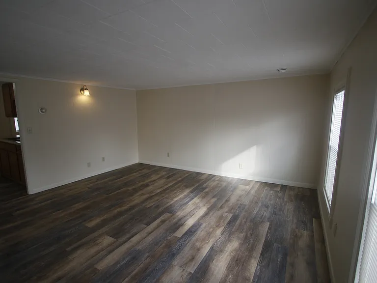 225 W Miller St #4 — Photo 2