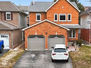 118 Bassett Blvd, Whitby, ON L1N 8X5
