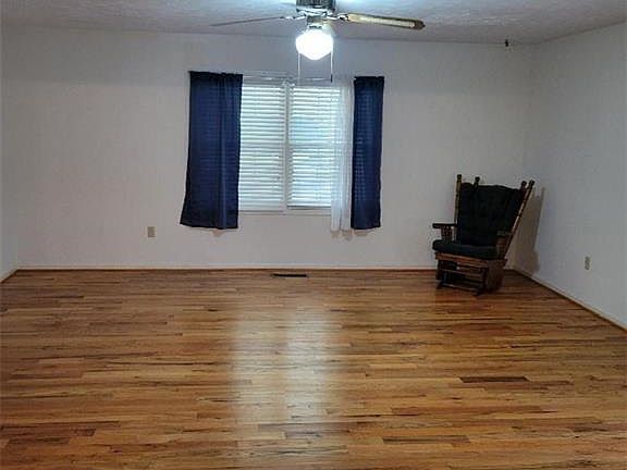 5th image of 1955 Lee Road 242
