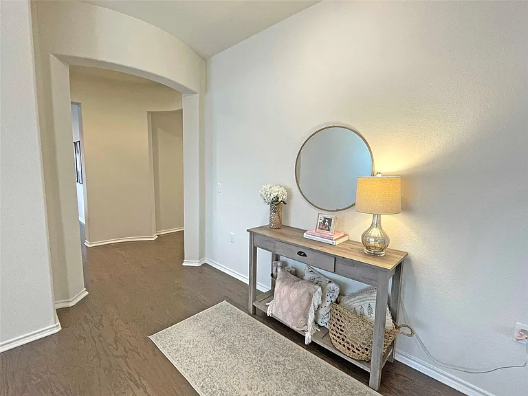 13313 Henneman Dr — Photo 2