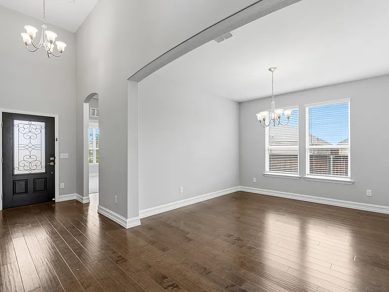 5901 Silverhollow Dr — Photo 3
