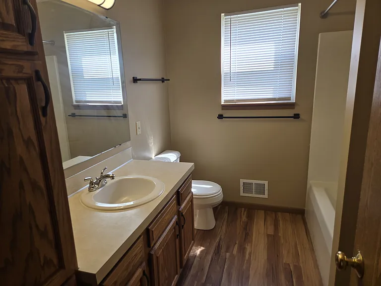 922 Vos St — Photo 11
