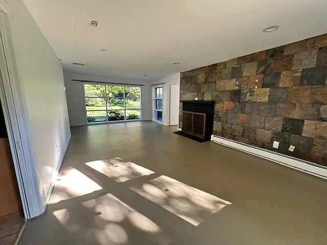 4 bed, 2314 sqft, $4,500 — Photo 4