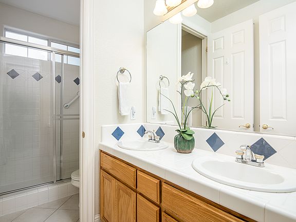 3rd image of 6900 Fordham Ct