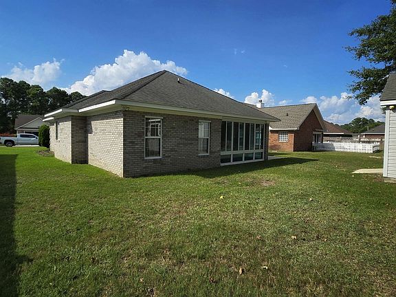 2nd image of 4091 Lakeshore Dr.