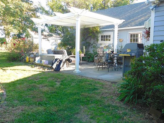 4th image of 26 Old New York Rd