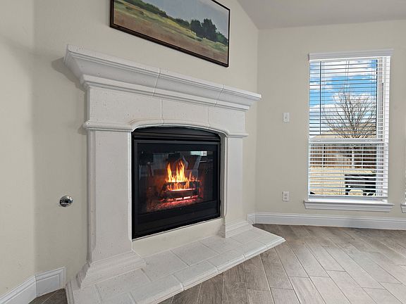 2nd image of 2908 Log Cabin Dr