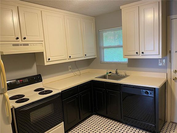 5th image of 4070 Tilly Mill Rd